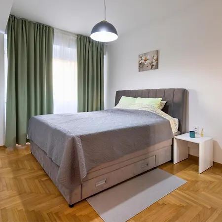 Sunset Serenity Apartment